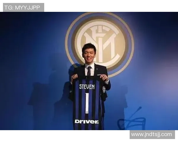 吃鸡足球球星赛场传奇从草根到巅峰的热血逆袭故事