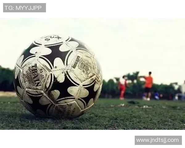 足球明星穿鞋揭秘 哪些品牌和款式成为他们的首选装备