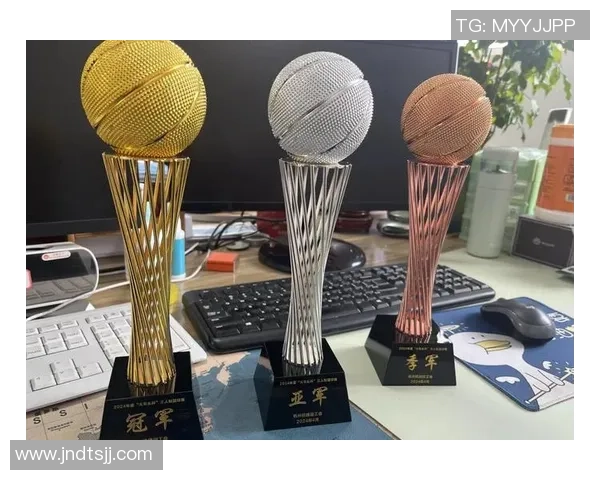 足球星星奖杯高清大图展现荣耀与辉煌见证历史时刻和传奇球员卓越表现