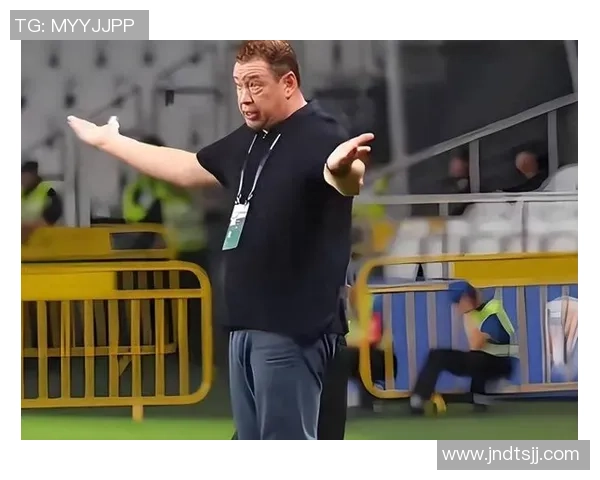 足球球星突遇睡落枕状态低迷赛场表现引发球迷热议